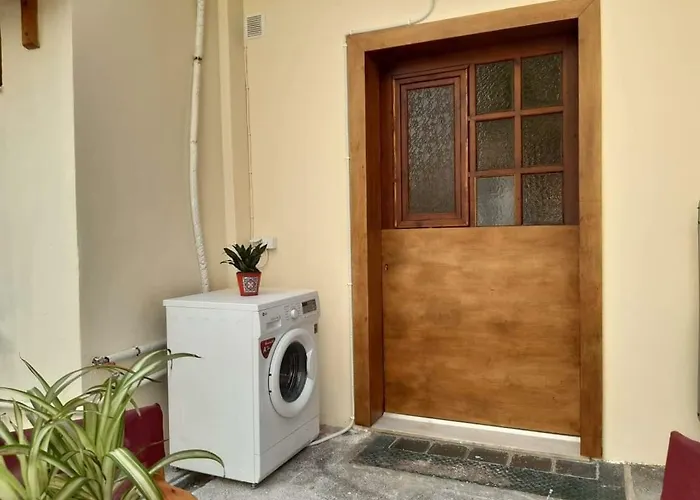 Anastasis Garden 칼라마타